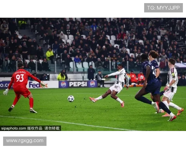 尤文边路打不开与进攻宽度不足,揭示球队进攻组织存在阶段性调整,影响整体攻击效率 尤文边路打不开与进攻宽度不足,揭示球队进攻组织存在阶段性调整,影响整体攻击效率